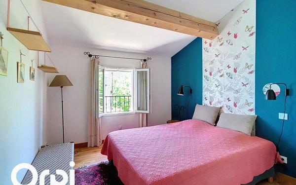 Maison à vendre    6 pièces •  La Cadière-d'Azur