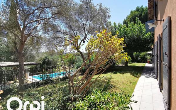 Maison à vendre    6 pièces •  La Cadière-d'Azur