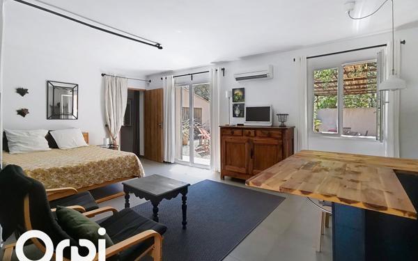 Maison à vendre    6 pièces •  La Cadière-d'Azur