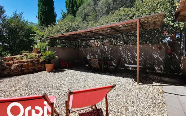 Maison à vendre    6 pièces •  La Cadière-d'Azur