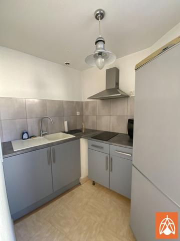 A louer studio meublé 22 m² - Eyguieres Eyguieres A louer studio meublé 22 m² - Eyguieres Eyguieres