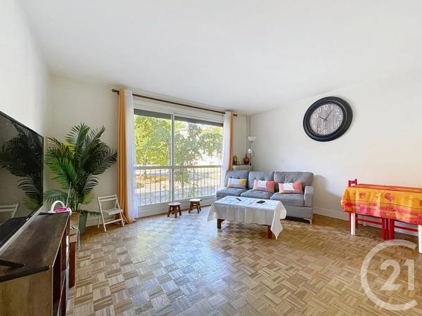 Appartement F3 à vendre  3 pièces - 63 m 2   COMPIEGNE  - 60