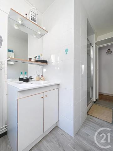 Appartement F3 à vendre  3 pièces - 63 m 2   COMPIEGNE  - 60