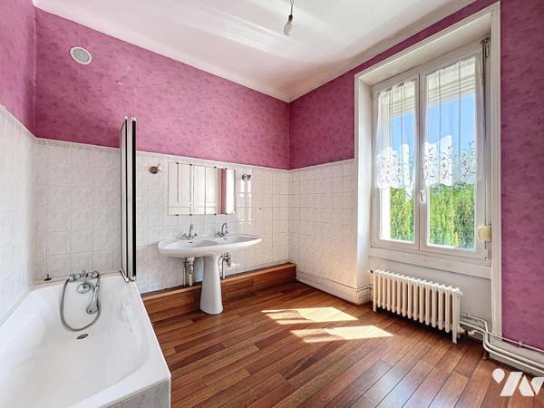 Charleville- Méziéres - maison ancienne 