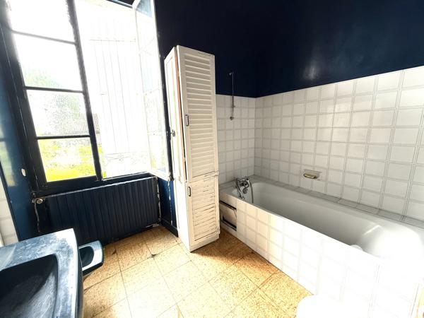 Maison à vendre 11 pièces 337 m² Brioux-sur-Boutonne