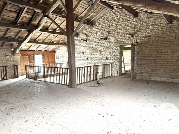 Maison à vendre 11 pièces 337 m² Brioux-sur-Boutonne