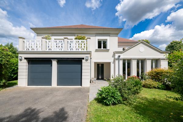 Maison contemporaine sur le golf