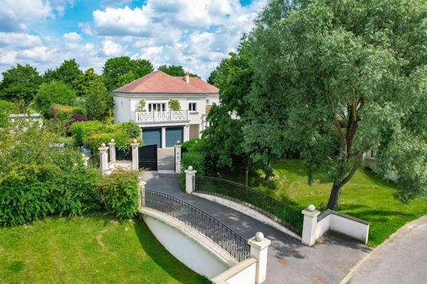 Maison contemporaine sur le golf