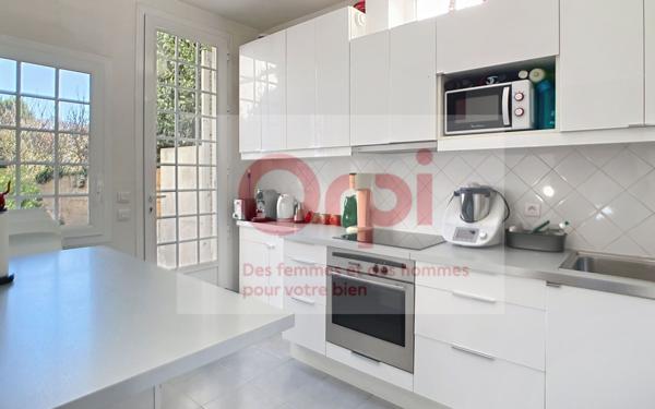 Maison à vendre    7 pièces • 140,30 m2 Issy-les-Moulineaux