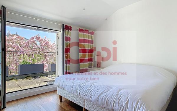 Maison à vendre    7 pièces • 140,30 m2 Issy-les-Moulineaux