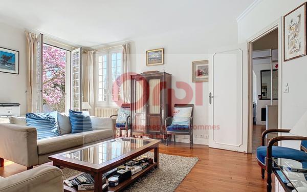 Maison à vendre    7 pièces • 140,30 m2 Issy-les-Moulineaux