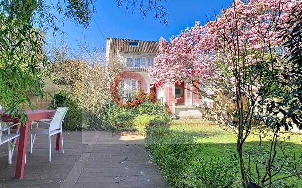 Maison à vendre    7 pièces • 140,30 m2 Issy-les-Moulineaux