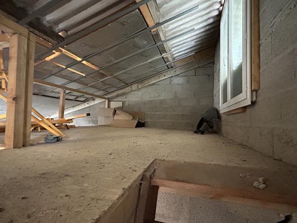 Vigneux-de-Bretagne (44360) 3 box plus 4 places de parking couvert