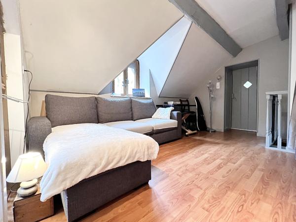 Ancienne ferme de 133 m2 rénovée avec beaucoup de charme - AUXELLES BAS