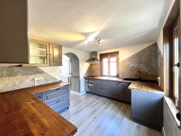 Ancienne ferme de 133 m2 rénovée avec beaucoup de charme - AUXELLES BAS