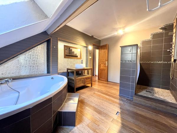 Ancienne ferme de 133 m2 rénovée avec beaucoup de charme - AUXELLES BAS