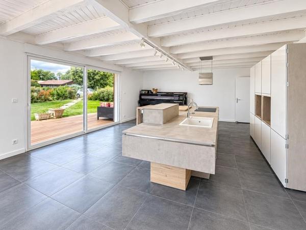 Maison à vendre 357 984 € Sanguinet 6 p 135 m² DPE C