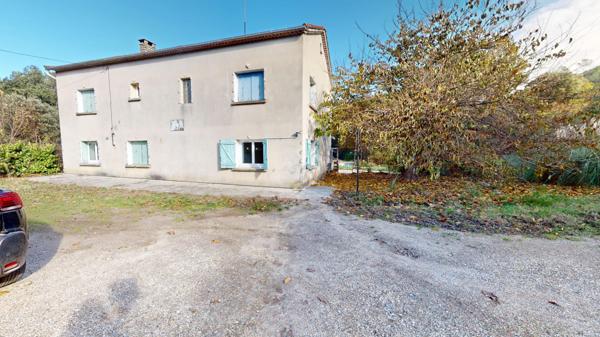 Saint-Jean-du-Pin (30140) Maison avec piscine sur terrain de 6 500 m² avec 4 500 m² de bois