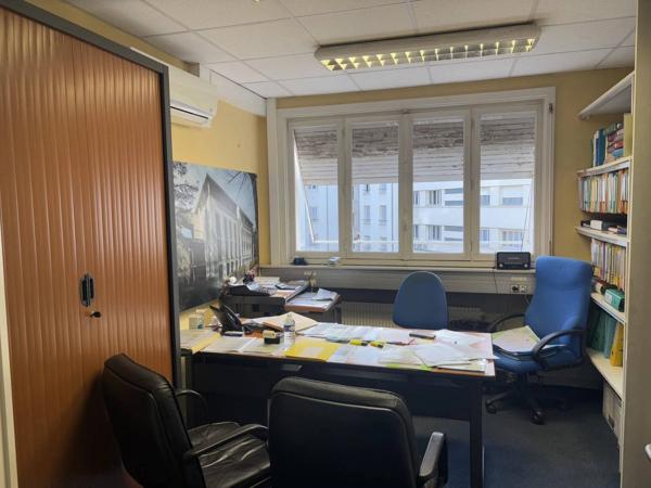 Bureaux de 106m² (possibilité T4) secteur Tête d'Or - Belges climatisé