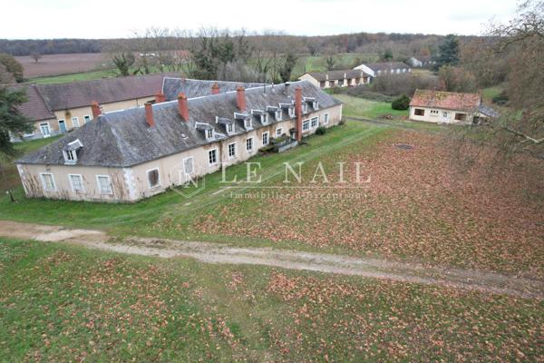 Château médiéval des 13e et 15e siècles à vendre dans le Berry