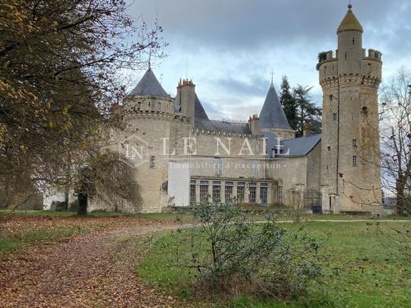 Château médiéval des 13e et 15e siècles à vendre dans le Berry