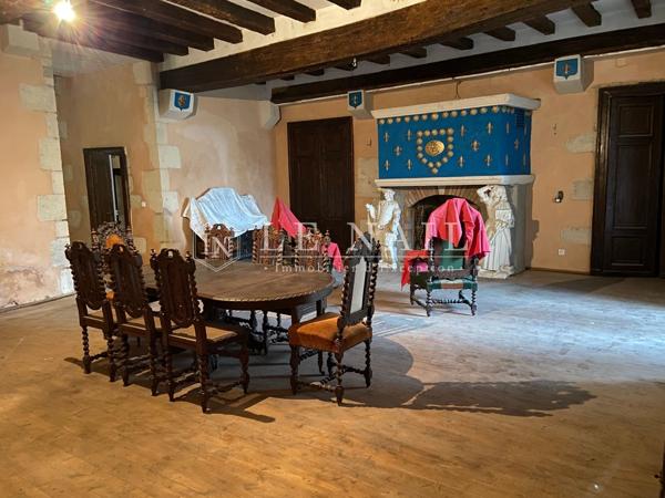 Château médiéval des 13e et 15e siècles à vendre dans le Berry