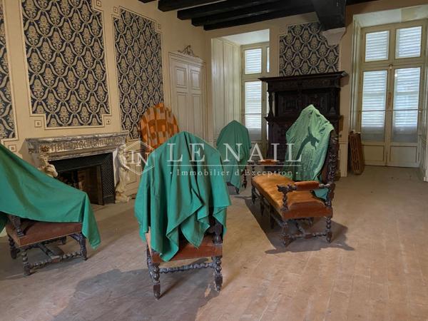 Château médiéval des 13e et 15e siècles à vendre dans le Berry