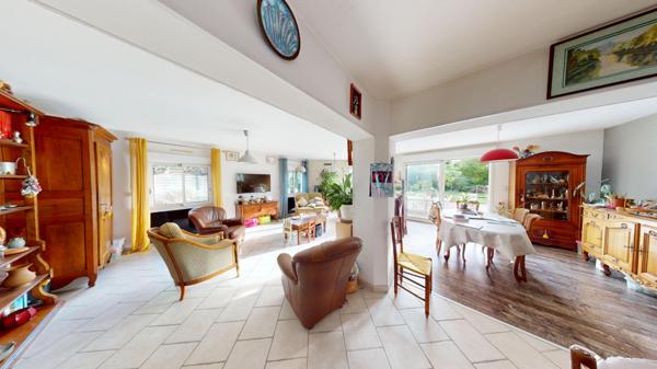 Maison 4 chambres avec grand terrain sur Saint-Benoît