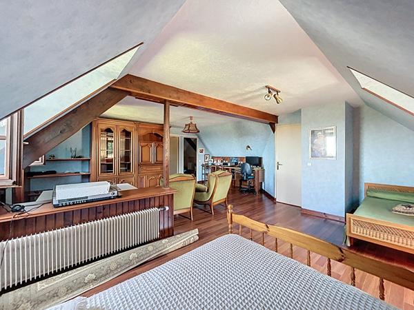 Grande et belle maison à vendre proche Beaulieu sur Dordogne 275m2 Habitable, vue imprenable, garage double, grands volumes, 5 chambres, vie de plain pied, pas de vis-à-vis.