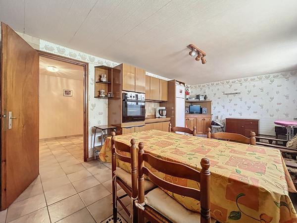 Grande et belle maison à vendre proche Beaulieu sur Dordogne 275m2 Habitable, vue imprenable, garage double, grands volumes, 5 chambres, vie de plain pied, pas de vis-à-vis.