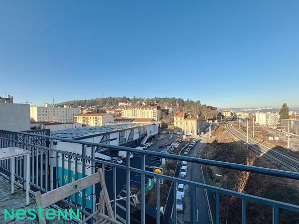 SAINT ETIENNE proche centre-ville - Appartement rénové T5 en colocation - 4 chambres avec douche attenante + balcon