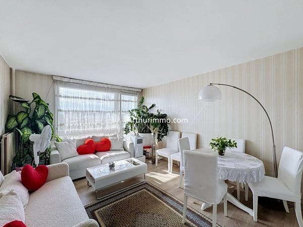 Vente                                                      Appartement
                        
                     2 pièces                      55 m2                     à Créteil