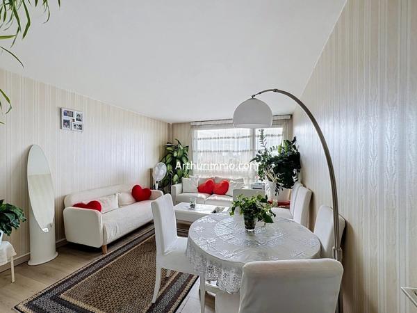 Vente                                                      Appartement
                        
                     2 pièces                      55 m2                     à Créteil