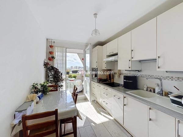 Vente                                                      Appartement
                        
                     2 pièces                      55 m2                     à Créteil