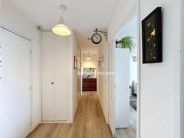 Vente                                                      Appartement
                        
                     2 pièces                      55 m2                     à Créteil