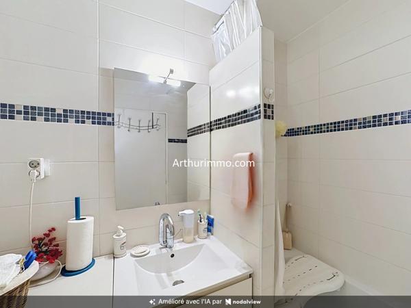Vente                                                      Appartement
                        
                     2 pièces                      55 m2                     à Créteil