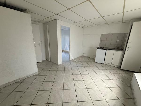 Spécial investisseur immeuble centre ville Jurancon 11 pièce(s) et terrain