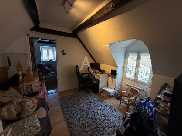 Spécial investisseur immeuble centre ville Jurancon 11 pièce(s) et terrain