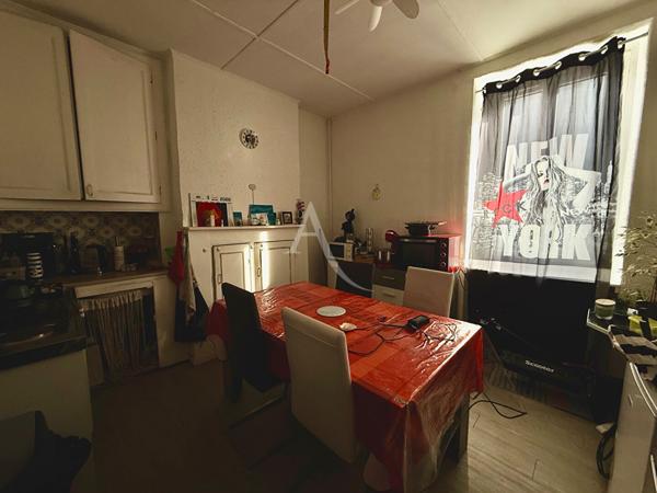 Spécial investisseur immeuble centre ville Jurancon 11 pièce(s) et terrain