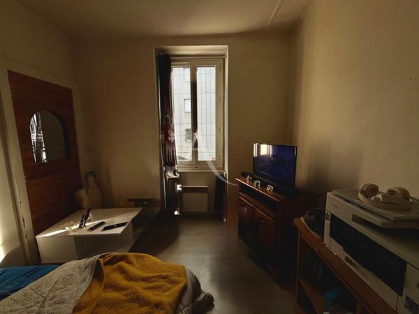 Spécial investisseur immeuble centre ville Jurancon 11 pièce(s) et terrain