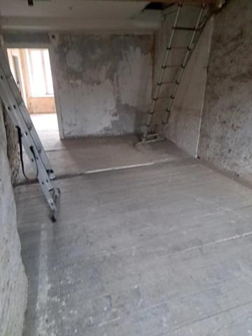 Vente                                                      Maison
                        
                     5 pièces                      154 m2                     à Gespunsart