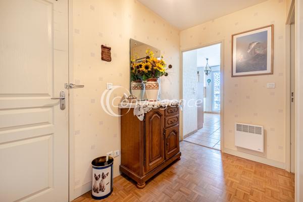 Appartement
                                                                                                                                                                                                                                                                                                                        3 pièce(s)                                                                                                                                                                                                          2 chambre(s)                                                                                                                                                                                                          73  m²