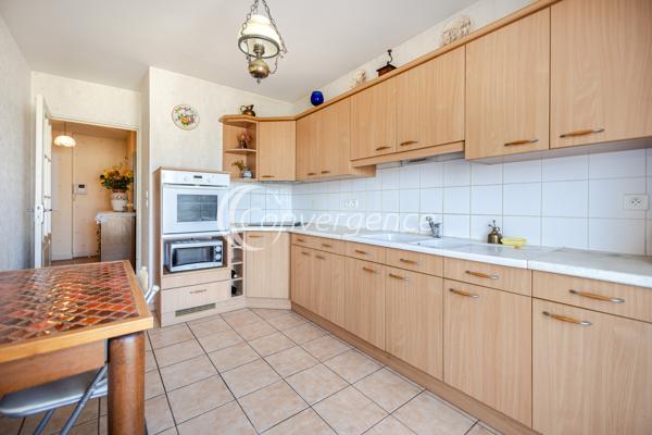 Appartement
                                                                                                                                                                                                                                                                                                                        3 pièce(s)                                                                                                                                                                                                          2 chambre(s)                                                                                                                                                                                                          73  m²