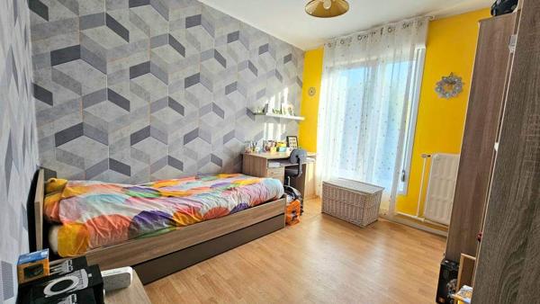 Maison Individuelle - 3 chambres - Jardin - Terrasse - Garage