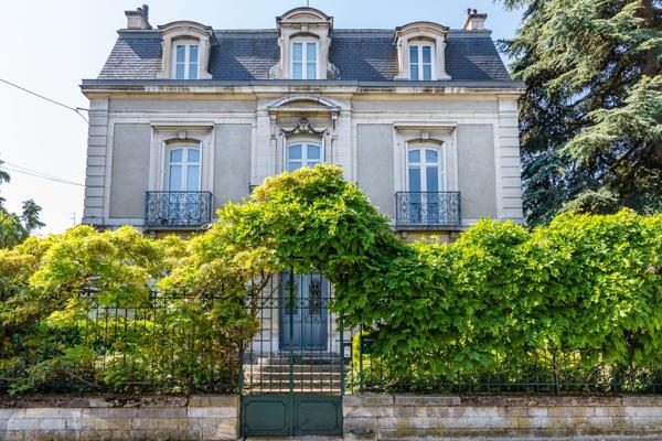 Vente Maison de luxe Dijon 10 Pièces 260 m²