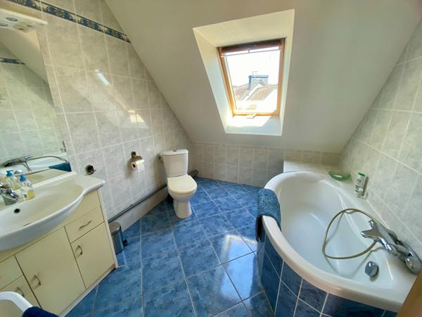 Fouesnant Maison de 214 m² , la plage à vélo !