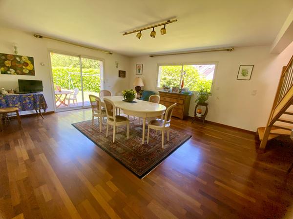 Fouesnant Maison de 214 m² , la plage à vélo !