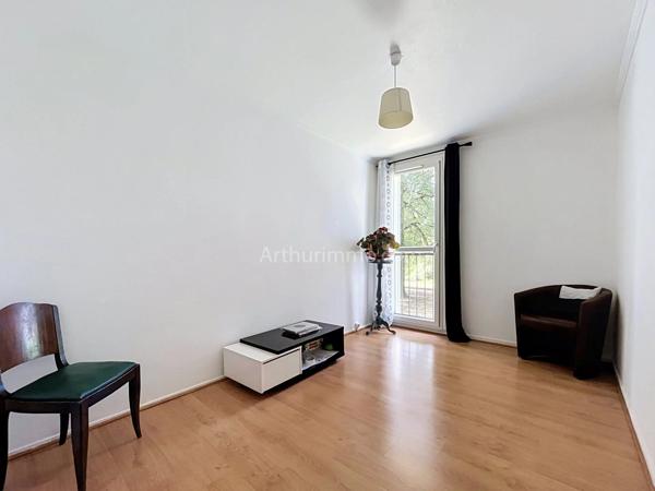 Vente                                                      Appartement
                        
                     3 pièces                      56 m2                     à Crosne