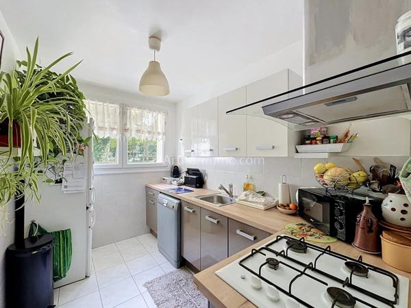 Vente                                                      Appartement
                        
                     3 pièces                      56 m2                     à Crosne