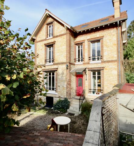 Bessancourt (95550) Superbe Meulière 112 m2, 4 chambres, terrain de 884 m2, DPE:C.